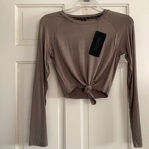 Alphalete tie up long sleeve crop top